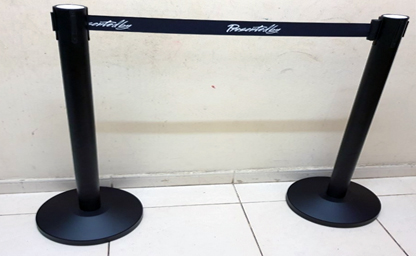 full black retractable queue stand stanchions
